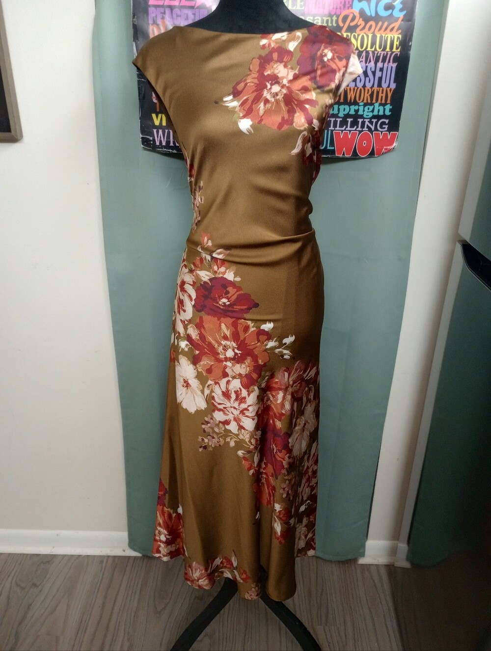 Superb Silky Smooth Floral Print Dress!.